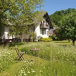 River House Radolca Bed & Breakfast