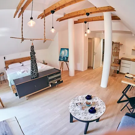 לינה וארוחת בוקר River House Radolca *